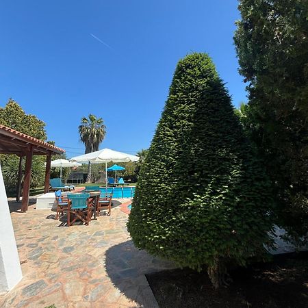 Country House With Pool And Big Garden Oropos Exteriér fotografie