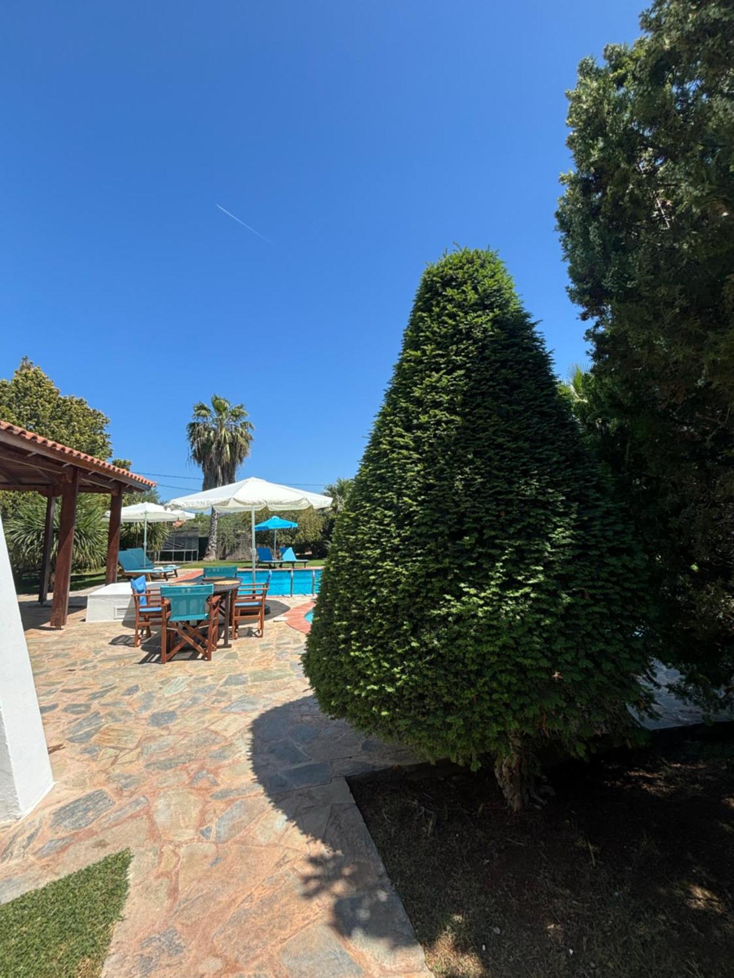 Country House With Pool And Big Garden Oropos Exteriér fotografie