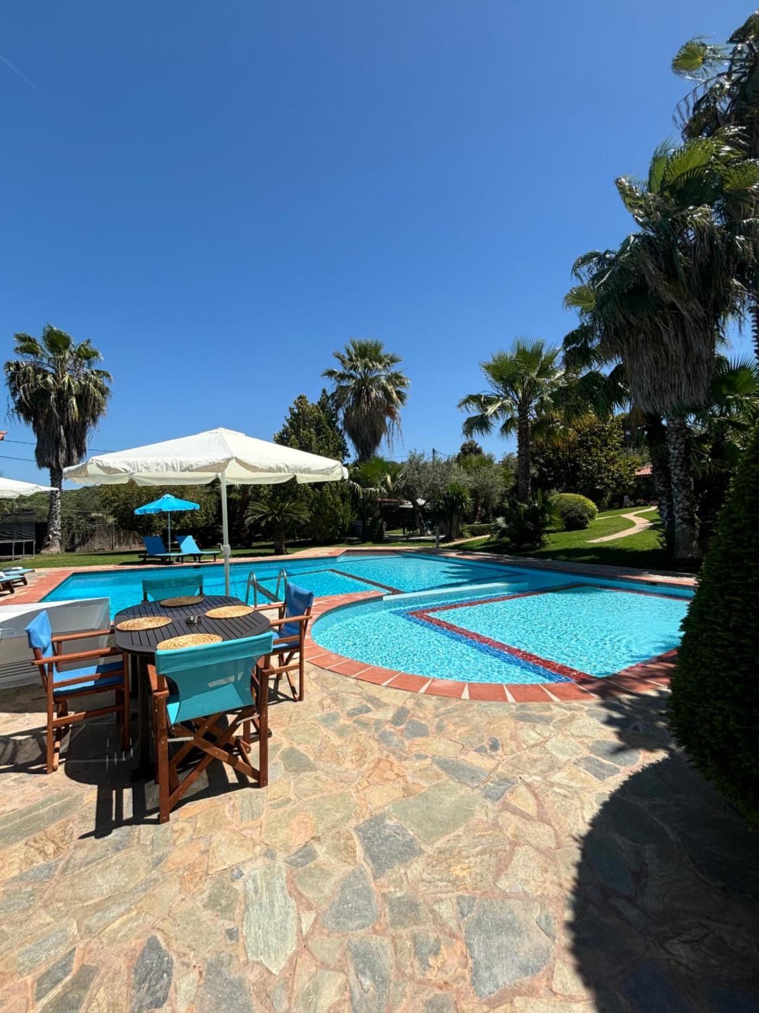 Country House With Pool And Big Garden Oropos Exteriér fotografie